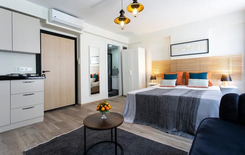 Kitchen or kitchenette, Living room, Dining area, minibar, oven, wardrobe