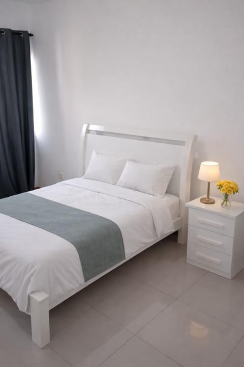 Bed, Bathroom, Photo of the whole room, Bedroom