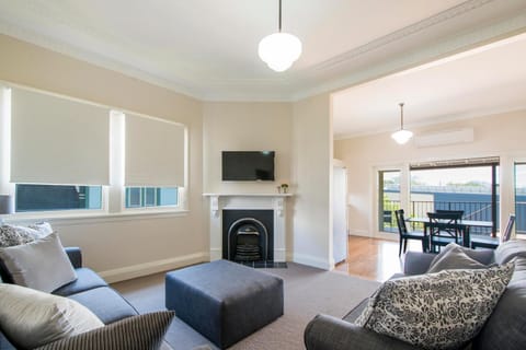 TV and multimedia, Living room, Dining area
