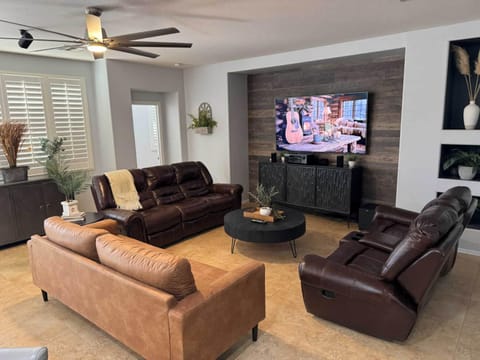 TV and multimedia, Living room, Seating area