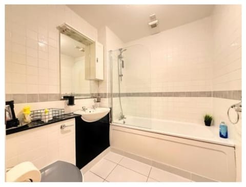 Shower, Bathroom, Bath, towels