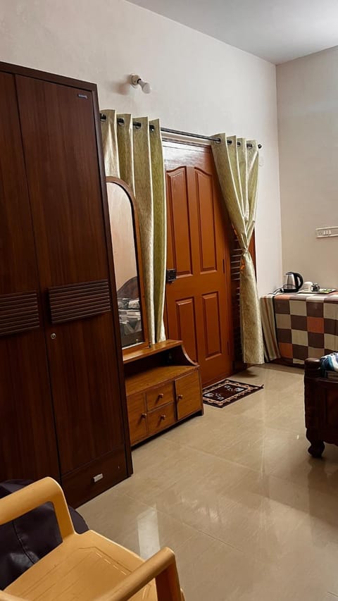 Bedroom, wardrobe