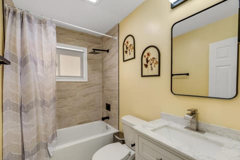 Redford Ranch #1 Room Vacation rental in Lake Erie