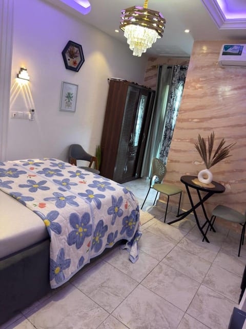 Bed, Photo of the whole room
