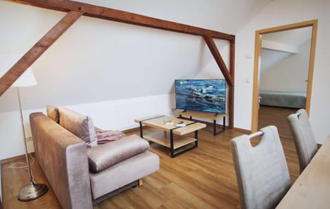 TV and multimedia, Living room, Photo of the whole room, Seating area