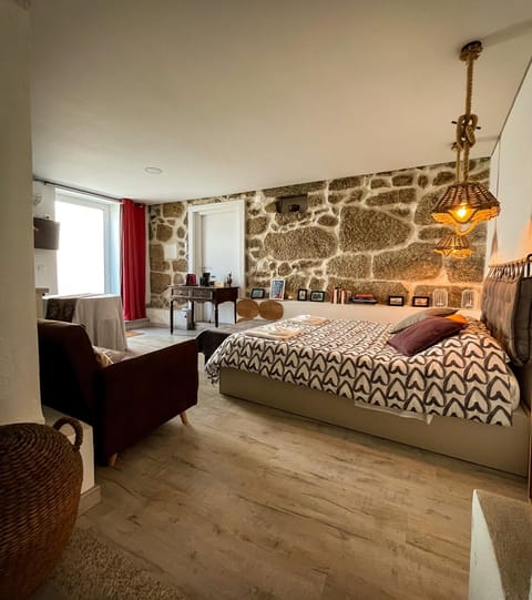 Bed, Seating area, Bedroom