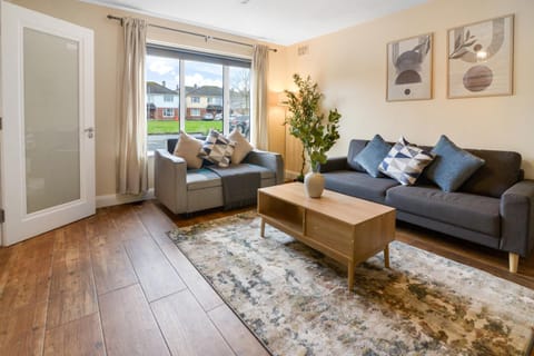 Urban Retreat Walkable to City & Salthill with Free Parking House in Galway