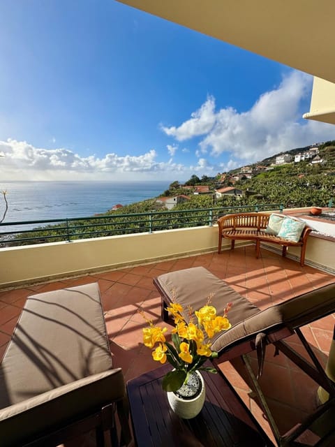 Patio, Day, Natural landscape, View (from property/room), Balcony/Terrace, Mountain view, Sea view