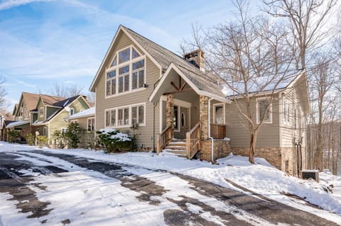 Majestic Lodge by Railey Vacations House in Deep Creek Lake