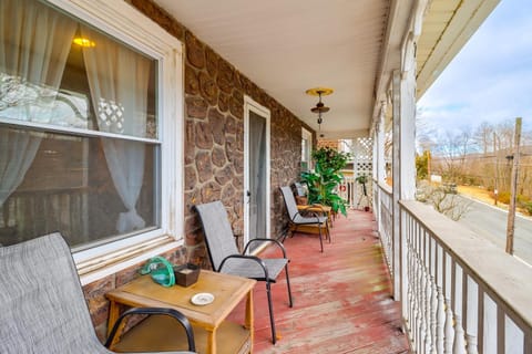Mtn-View Balcony! All-Season Apt Near Jim Thorpe Apartment in Jim Thorpe