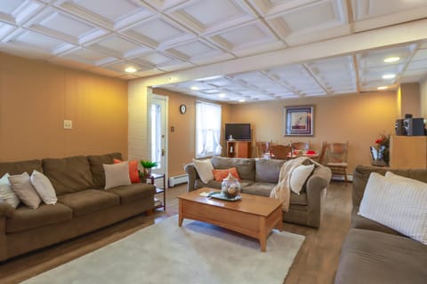 Mtn-View Balcony! All-Season Apt Near Jim Thorpe Apartment in Jim Thorpe