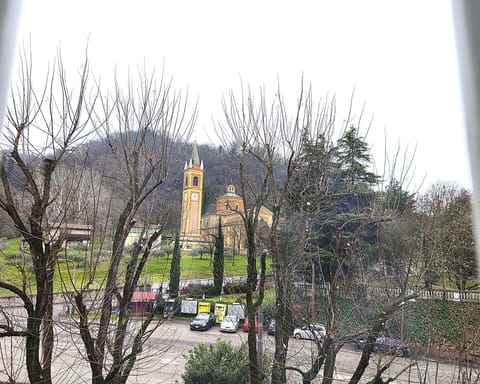 Nearby landmark, Day, Natural landscape, Landmark view