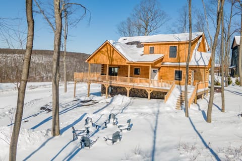 Mystic Mountain Manor House in Deep Creek Lake