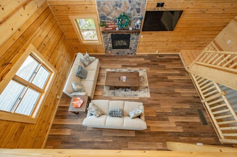 Mystic Mountain Manor House in Deep Creek Lake