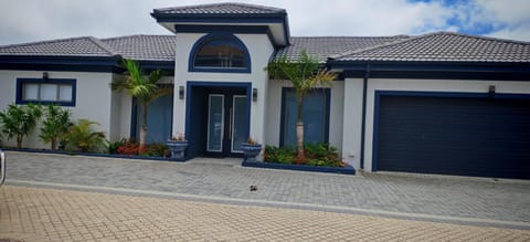 Sugar Bush Manor Villa in Western Cape