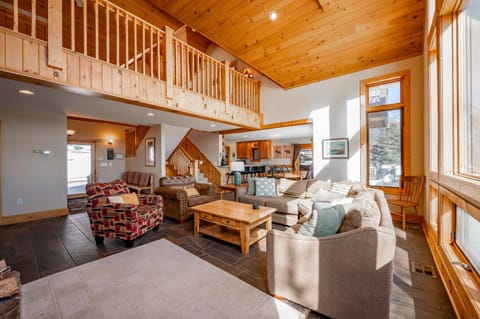 Mountain Rendezvous House in McHenry