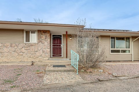 2 Mi to Golf Course! Family Home in Pueblo West House in Pueblo West