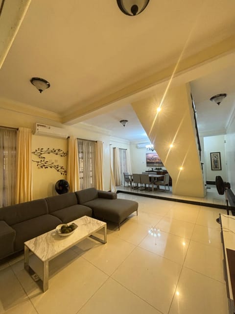 TV and multimedia, Living room, Photo of the whole room, Seating area