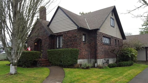 Clinker Cottage Garden Apartment - Free Breakfast! Apartment in Albany