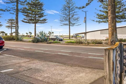 Natural landscape, Street view