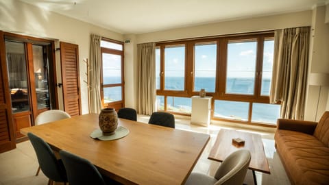 Natural landscape, Summer, Balcony/Terrace, Living room, Seating area, Dining area, Sea view