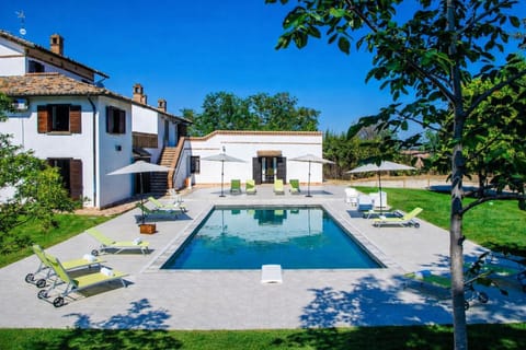 Property building, Day, Natural landscape, Garden, Garden view, Swimming pool