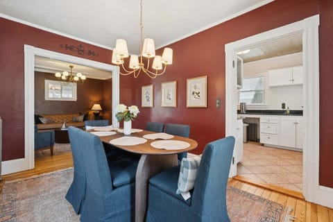 State St Parlor Walk Downtown Newly Designed House in Portsmouth