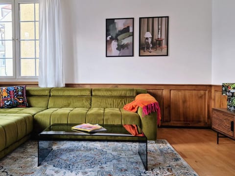 Living room, Photo of the whole room