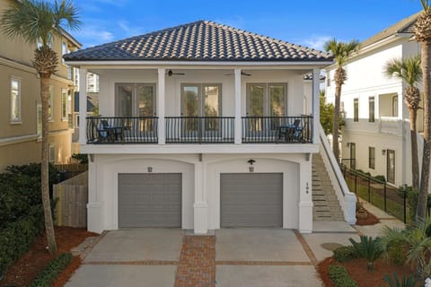 Property building, Facade/entrance, Day, Neighbourhood, Balcony/Terrace, Parking