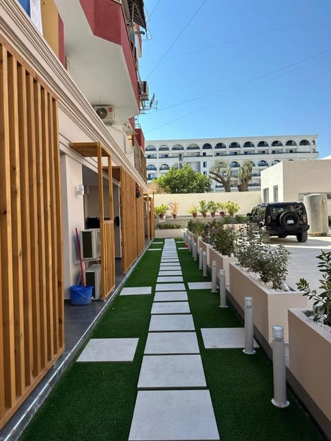 Property building, Facade/entrance