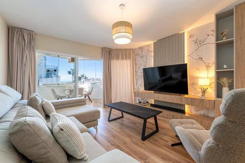 TV and multimedia, Living room, Seating area, Sea view