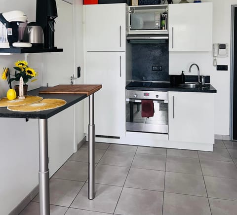 Havre de paix avec balcon, vue & chant des oiseaux Apartment in Chelles