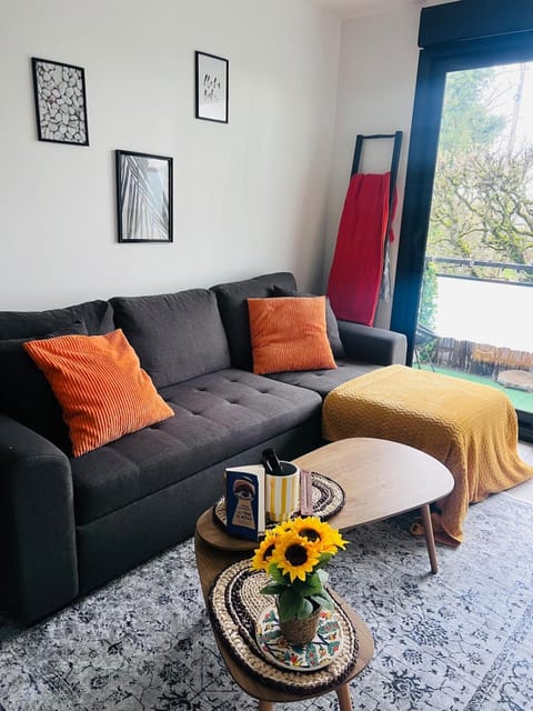 Havre de paix avec balcon, vue & chant des oiseaux Apartment in Chelles