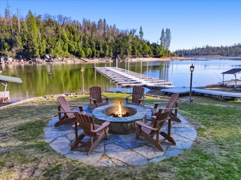 O'Connor Lakefront House in Bass Lake