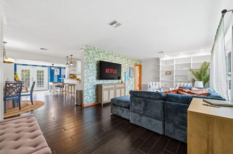 Tropical Tee - Putt Putt - Pool - Hot Tub - Bikes House in Largo