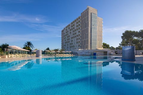 View (from property/room), Balcony/Terrace, Swimming pool