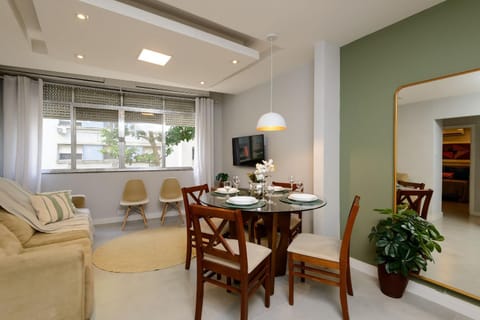 TV and multimedia, Living room, Dining area