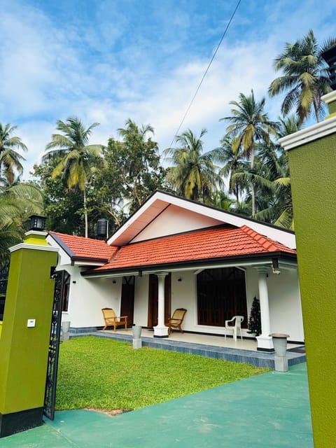 Property building, Day, Garden, Garden view