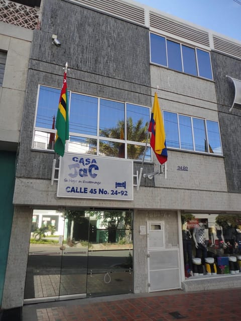 Facade/entrance