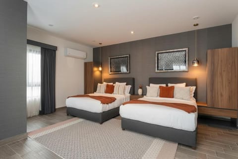 Bed, Bedroom, air conditioner