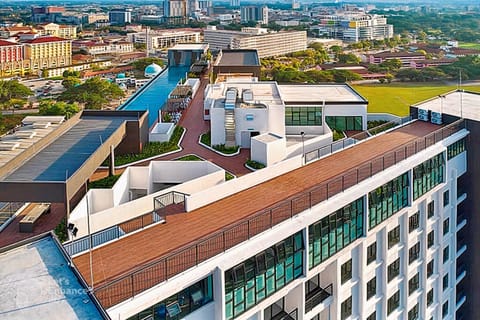 Property building, Day, Neighbourhood, Bird's eye view, City view, Street view, Swimming pool, Location