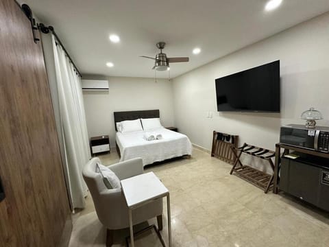 Bed, Photo of the whole room, Bedroom, air conditioner