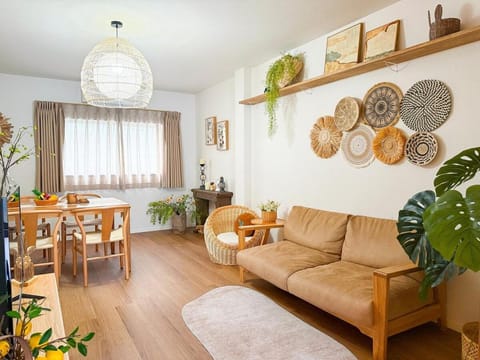 Living room, Dining area