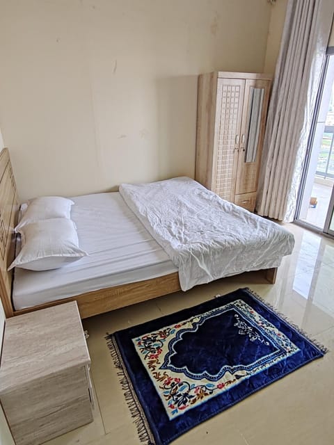 king bed room Vacation rental in Al Sharjah