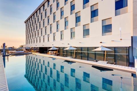Property building, Swimming pool, Swimming pool