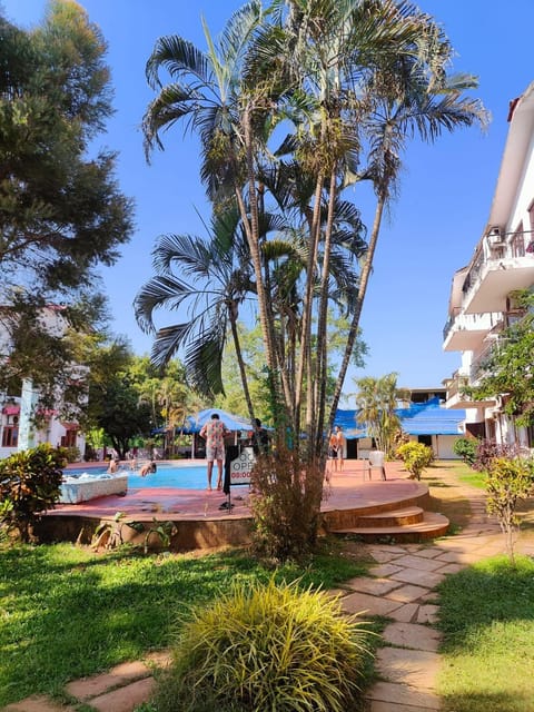 Swimming pool