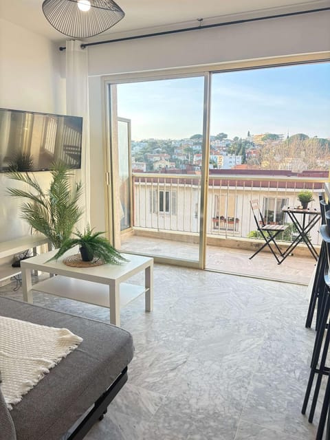 Living room, air conditioner