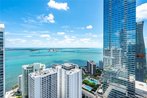 Luxury Brickell 3BD Free Parking - Pool - Bay View Apartment in Brickell