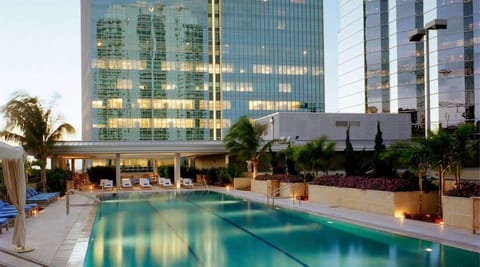 Luxury Brickell 3BD Free Parking - Pool - Bay View Apartment in Brickell
