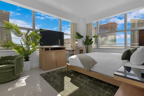 Luxury Brickell 3BD Free Parking - Pool - Bay View Apartment in Brickell